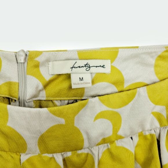 Forever 21》Unique Mod Print Mini Skirt - Picture 6 of 9